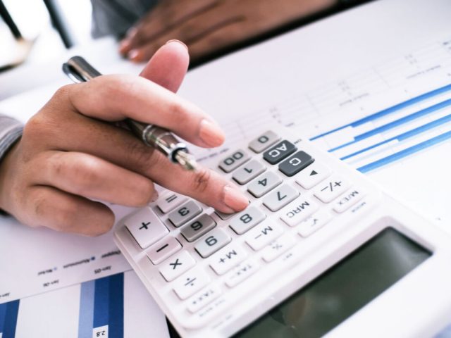 المشكلات المعاصرة لتطبيق محاسبة التكاليف في الوحدات الحكومية