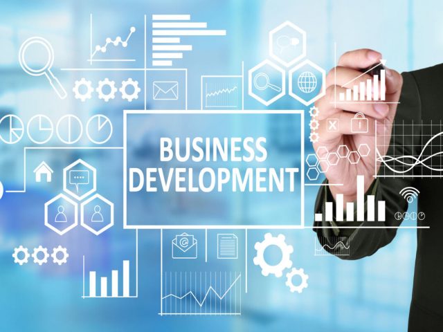 التميز والإبداع في التطوير الإداري وتنمية الموارد البشرية