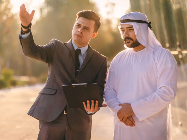 دور العلاقات العامة في بناء الهوية المؤسسية