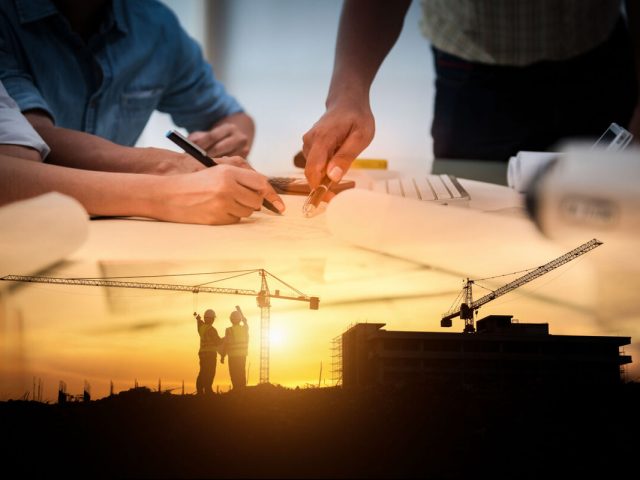 التدقيق على إجراءات السلامة وتفتيش الموقع