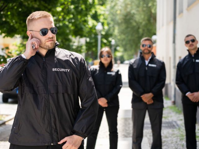 إستراتيجيات بناء وإدارة فريق العمل الأمني