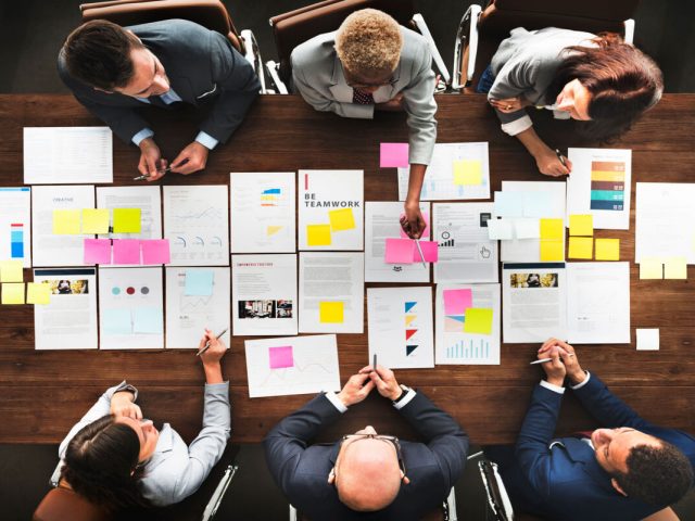 مهارات تنظيم وإدارة الإجتماعات واللجان وإعداد المحاضر