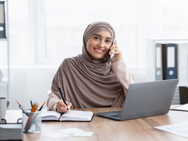 مهارات السكرتارية وإدارة المكاتب وإعداد وتقديم التقارير