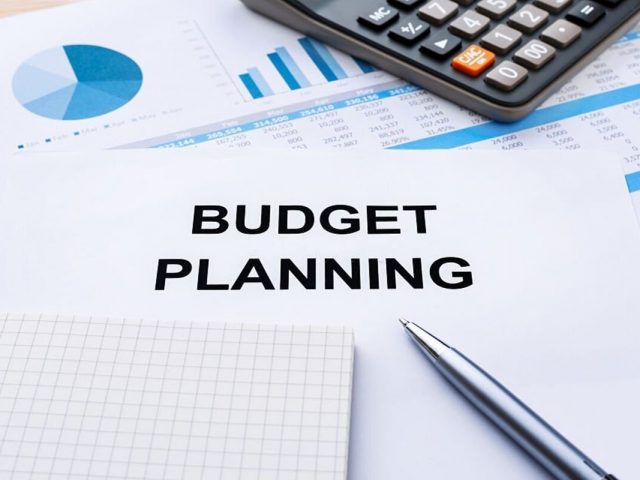 إعداد الموازنات التخطيطية بإستخدام الجداول الإليكترونية