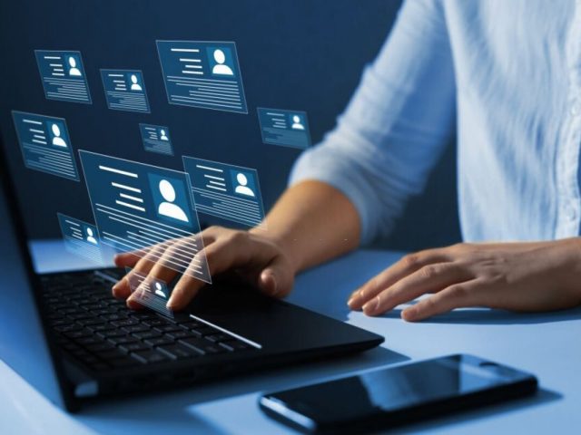 الإتجاهات المعاصرة لتطوير أداء إدارة الموارد البشرية