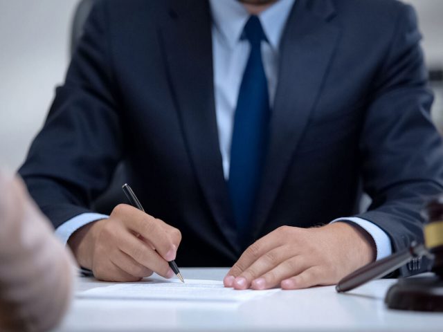 مهارات التحقيق الإداري وفحص الأدلة والتصرف في التحقيق