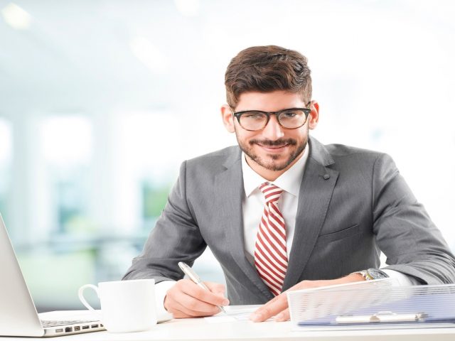 مهارات تطوير الأداء وتحقيق التميز للسكرتارية التنفيذية