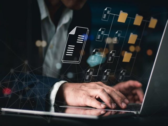 إدارة الوثائق والسجلات إلكترونيا